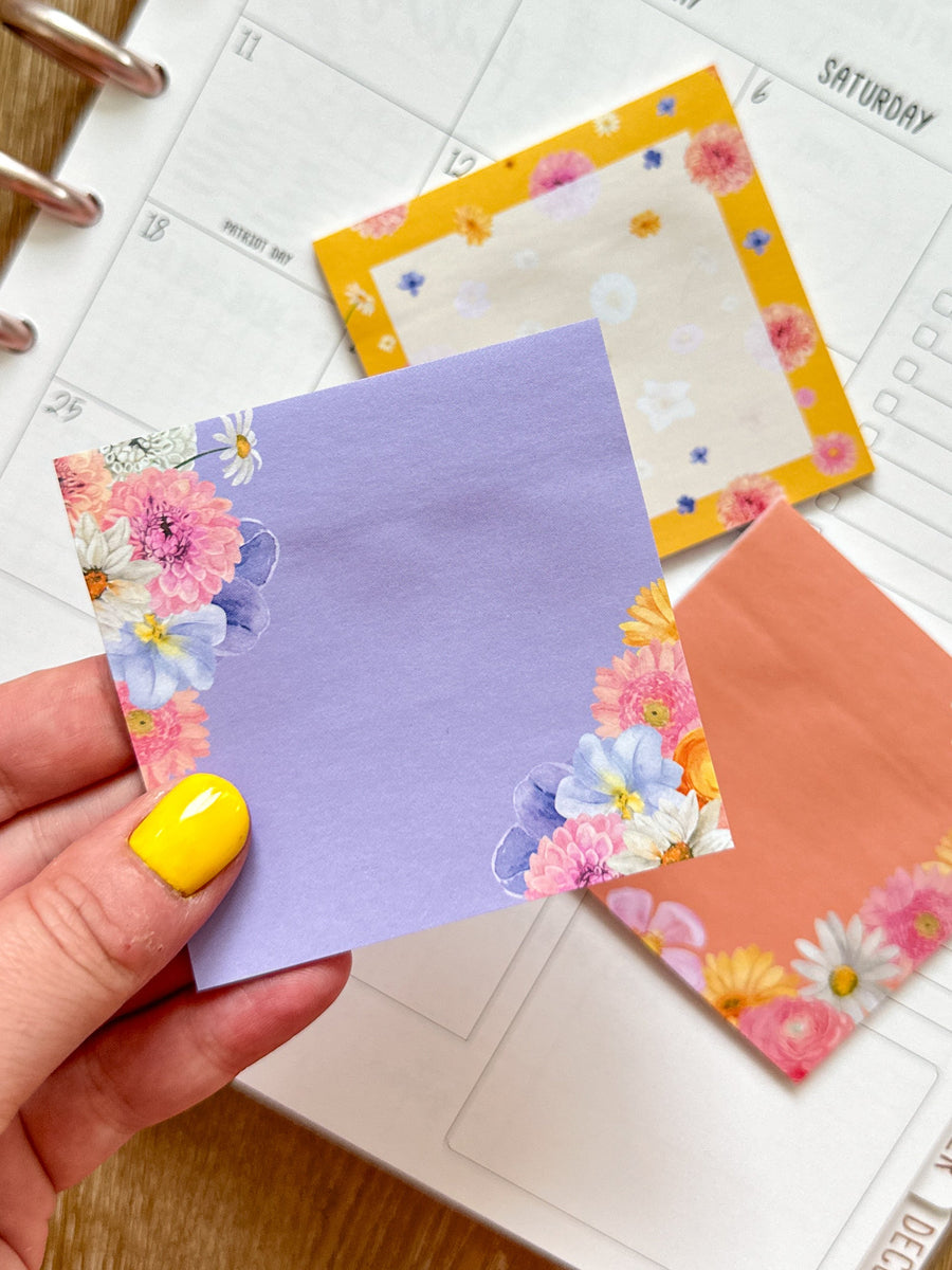 Set of 3 Sticky Notepads - 25 sheets per pad - Spring Flowers Purple Y ...